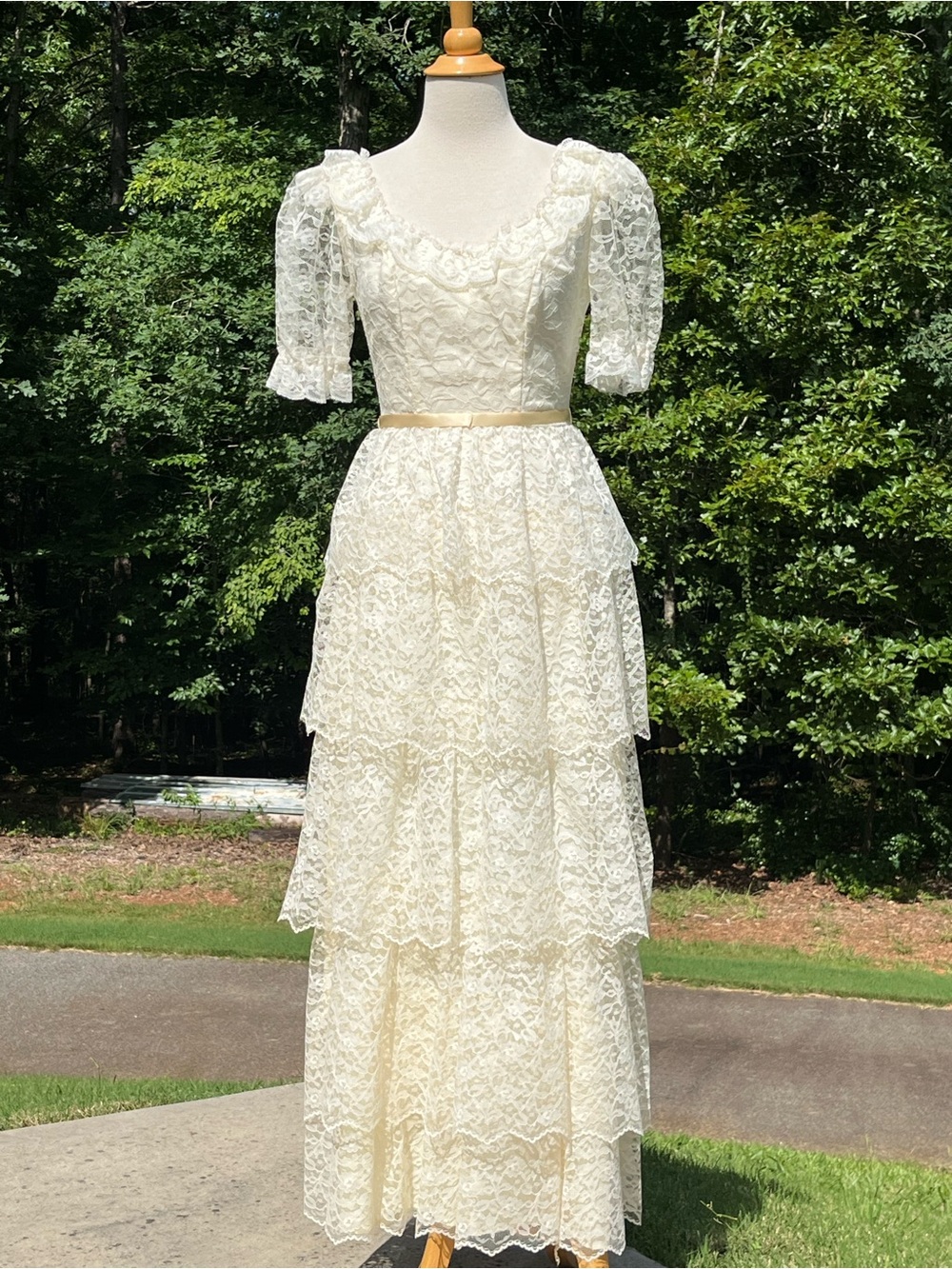 ‘70s Ivory Lace Tiered Wedding/Formal Dress